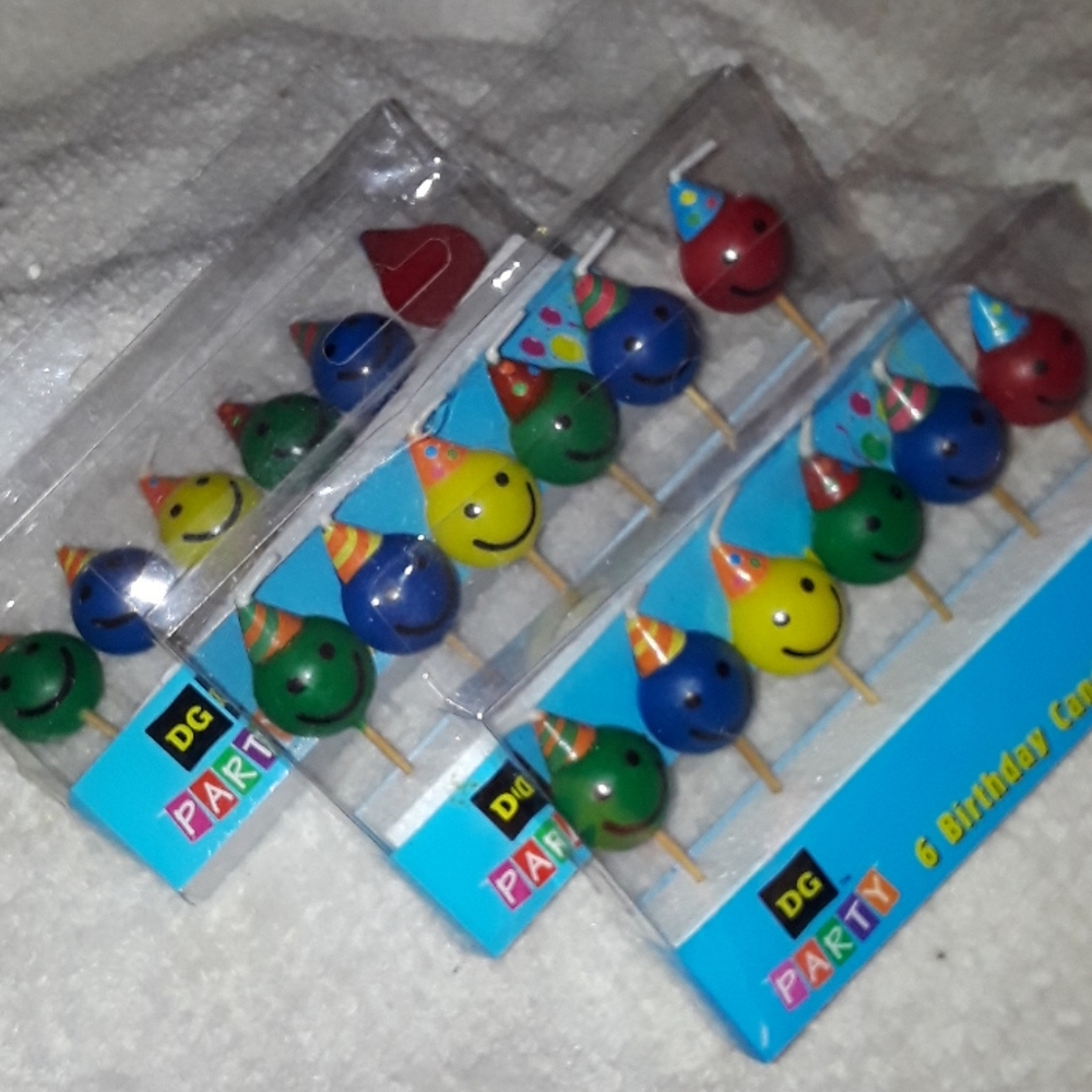 18 Happy face birthday candles New